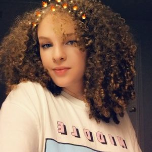 Meet your Posher, Hayley